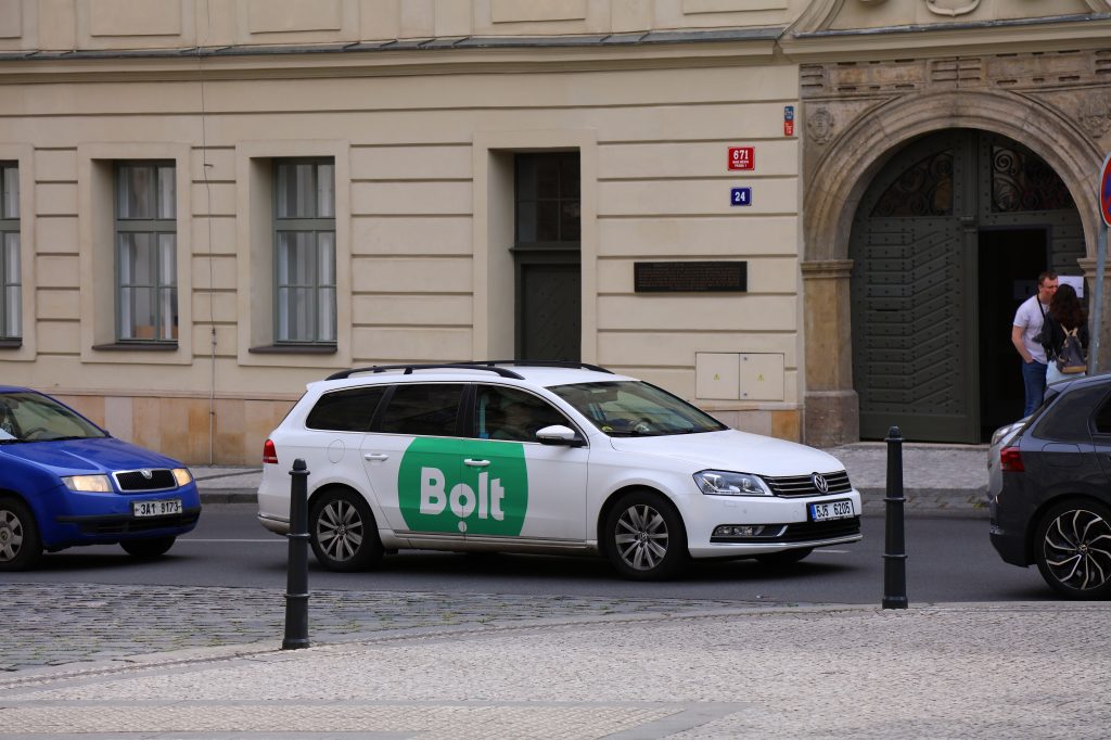 Slovenskí vodiči jazdiaci pre platformu Bolt ohlásili na dnešný deň protestnú akciu. Vyjadrujú tak nesúhlas s pracovnými podmienkami.