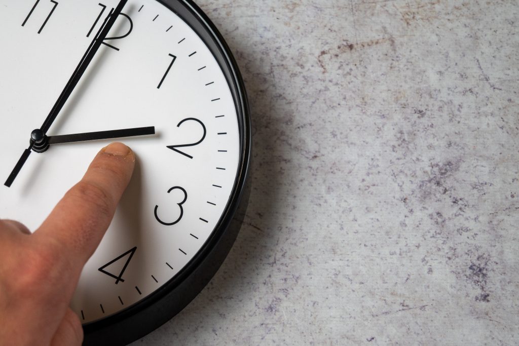 Chaos, stres, panika: Veci, ktoré sa na Slovensku dejú vždy, keď sa mení čas