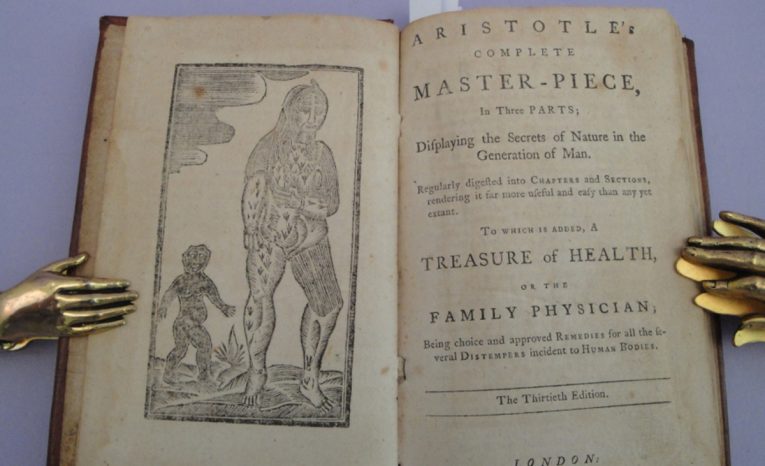 zakázaná kniha aristotles masterpiece zvrhlosť zákaz