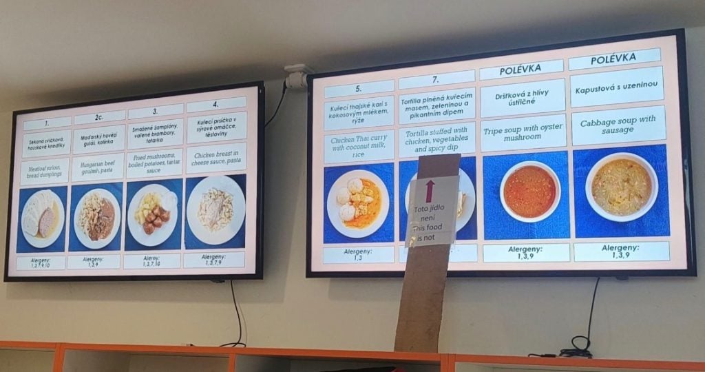 Česká skupina zbiera sarkastické odkazy pre intelektuálne slabších