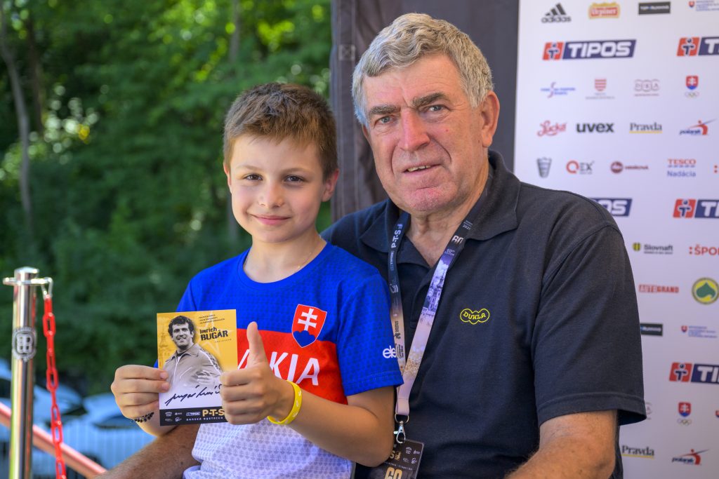 Svet slovenského športu zarmútila smutná správa. Vo veku 71 rokov nás opustil legendárny atlét Imrich Bugár.