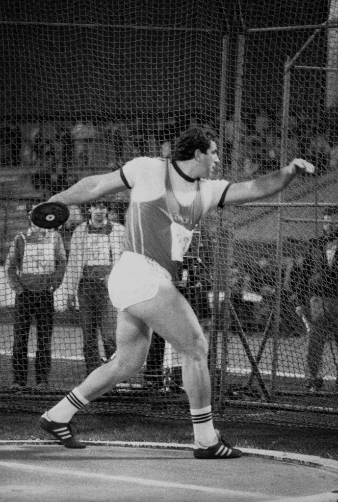 Svet slovenského športu zarmútila smutná správa. Vo veku 71 rokov nás opustil legendárny atlét Imrich Bugár.