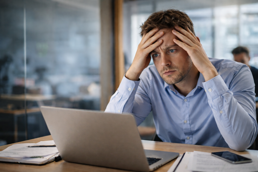 Vety, ktoré znejú normálne, no v kancelárskom svete znamenajú problém