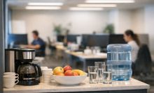 Pracovné benefity po slovensky: Keď sa firma tvári, že káva je luxus