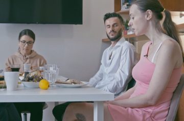 Pohroma v Mama, ožeň ma: Eliška si pri raňajkách podala Lukáša, nevhodná pusa na krk spustila drsnú hádku