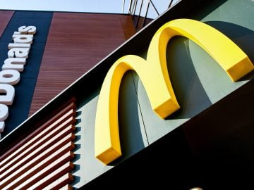 mcdonalds ľudia jedlo fastfood rýchle občerstvenie