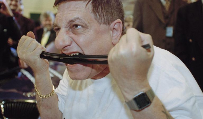 michel lotito divné veci ktoré ľudia jedia jedlo lietadlo