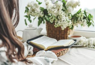 8 aprílových knižných noviniek