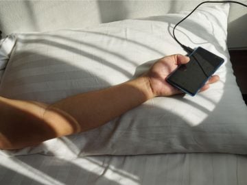 mobil, nabíjanie, nebezpečenstvo, hasiči, požiar, fakty a zaujímavosti