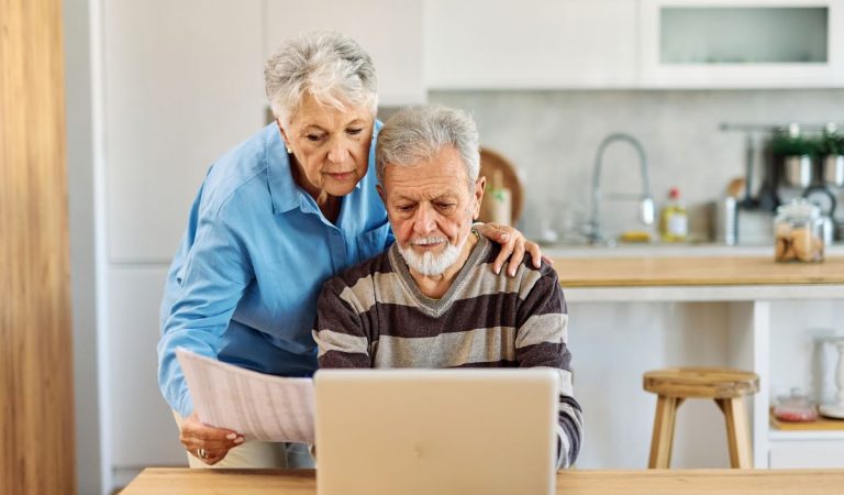 seniori, dôchodcovia, dôchodky, News, Slovensko, zahraničie, povinnosť