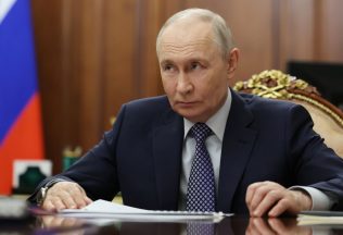 Zbrane majú stíchnuť: Rusko a Ukrajina oznámili veľkonočné prímerie