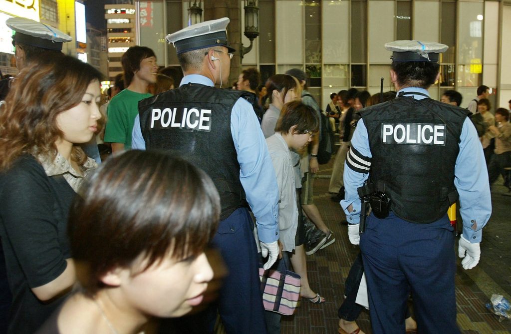 Kauza otrávenej detskej výživy nie je prvá svojho druhu. Podobnej hrôze čelil aj výrobca obľúbenej maškrty