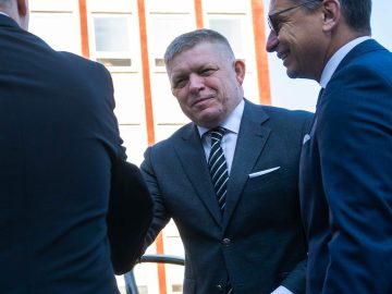 robert fico slovensko politic výplaty peniaze financie
