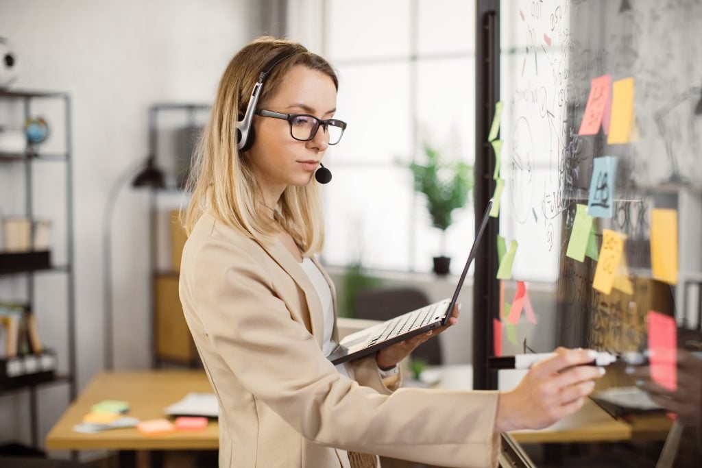 Vety, ktoré znejú normálne, no v kancelárskom svete znamenajú problém