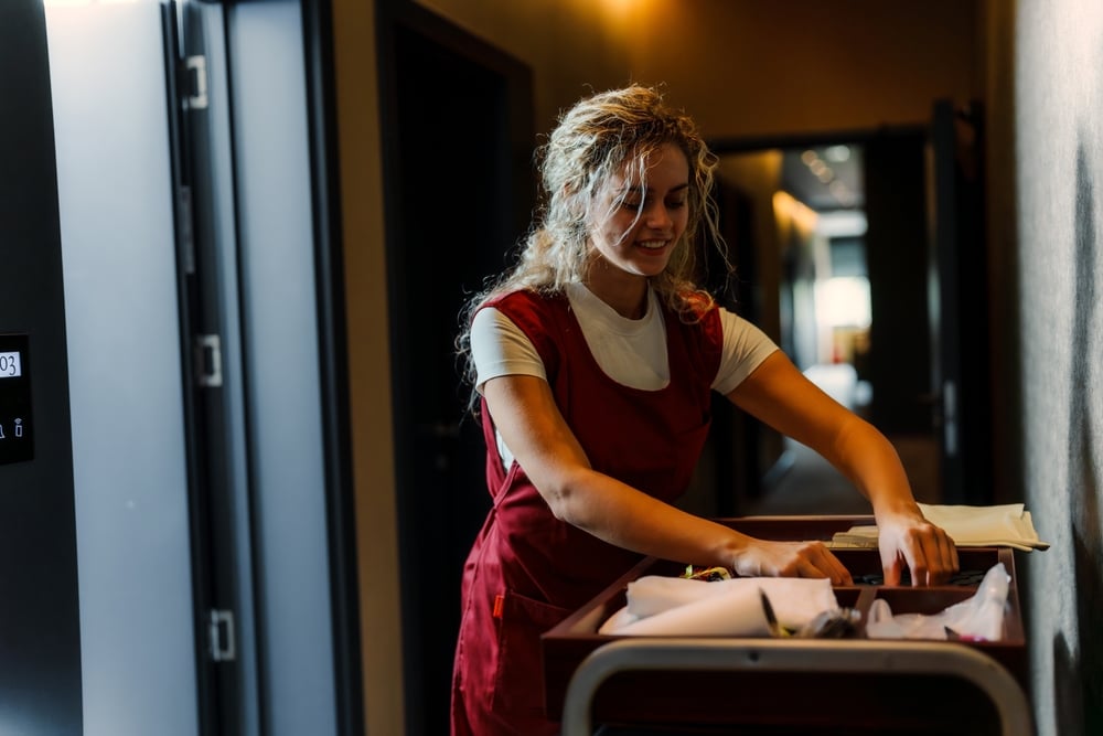 zamestnanci hotelov príhody