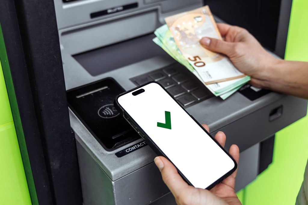 banky, zmeny, vkladomaty, bankomaty, platobné karty, Slovensko, Slovenská sporiteľňa, banky na Slovensku, zmeny v bankách, financie