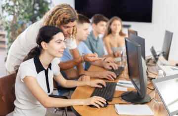 Štát ti prispeje na kurz: Nový portál ponúka stovky možností pre dospelých, ako sa ďalej vzdelávať