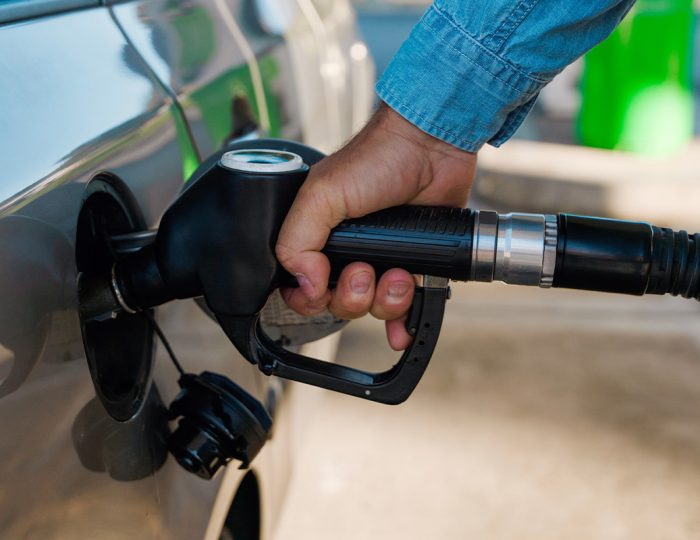 Vodiči, zbystrite: Štát sa rozhodol zakročiť do cien nafty, na čerpacích staniciach začínajú platiť nové pravidlá