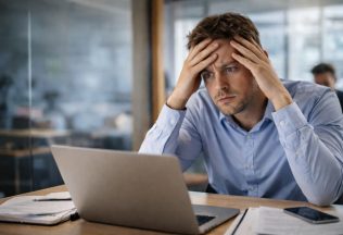 Vety, ktoré znejú normálne, no v kancelárskom svete znamenajú problém