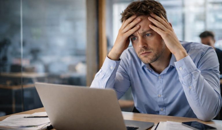 Vety, ktoré znejú normálne, no v kancelárskom svete znamenajú problém