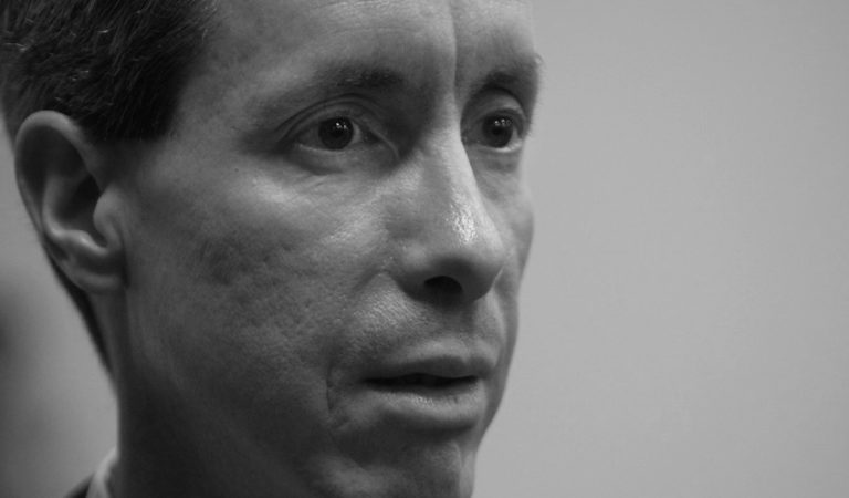 warren jeffs kult krimi zločinec manželky deti