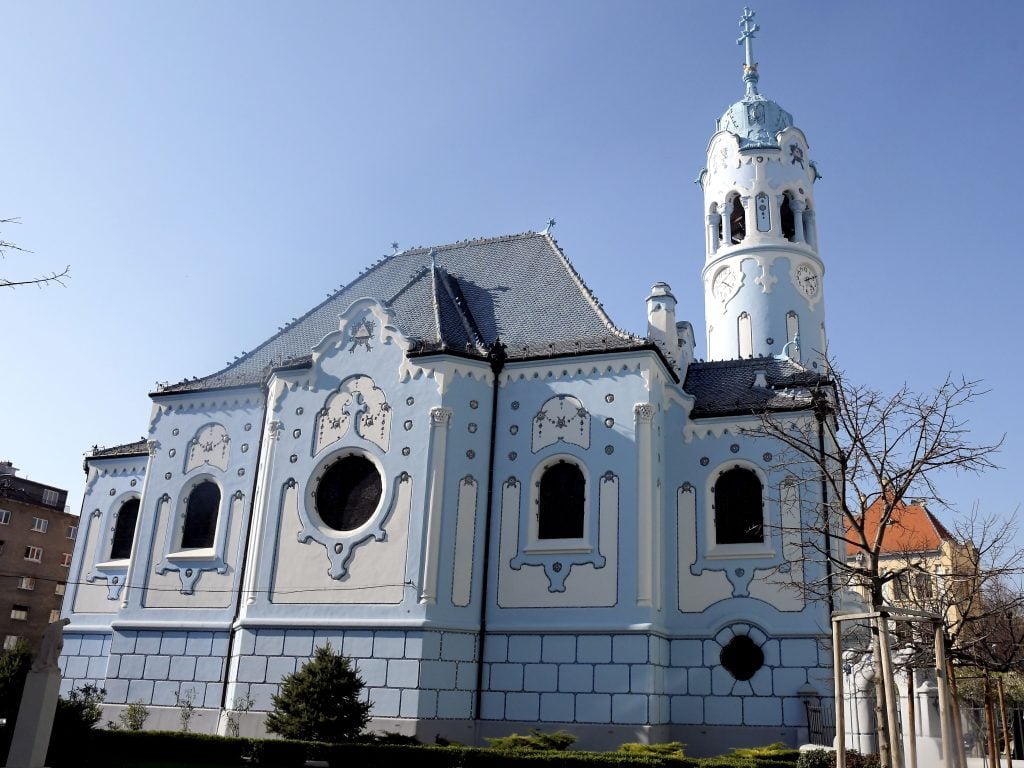 V priebehu 20. storočia vzniklo na Slovensku nespočetne veľa unikátnych a jedinečných stavieb, ktoré dodnes stoja a slúžia.