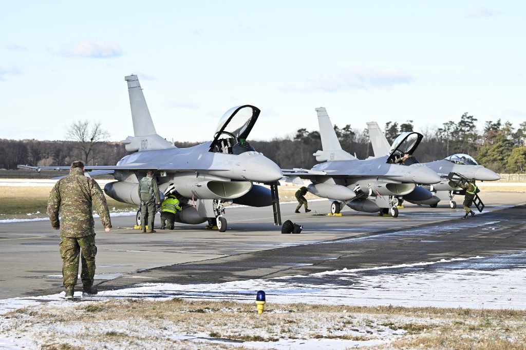 Bratislavu čaká slávnostný prelet slovenských F-16. Kedy a kde uvidíš naše nové stíhačky?