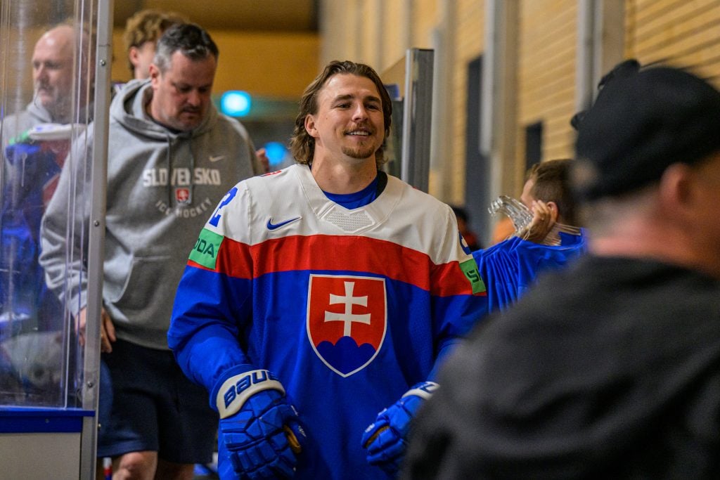 Slovenský hokejový útočník Kristián Pospíšil už dva roky tvorí pár s Češkou Veronikou Přikrylovou, známou z televíznych súťažných šou.