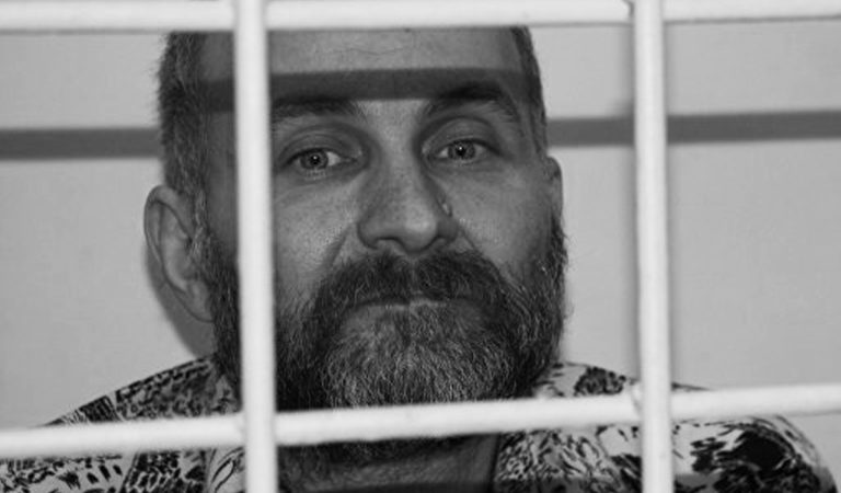 anatoly moskvin bábiky premium krimi dievčatá hrôza horor