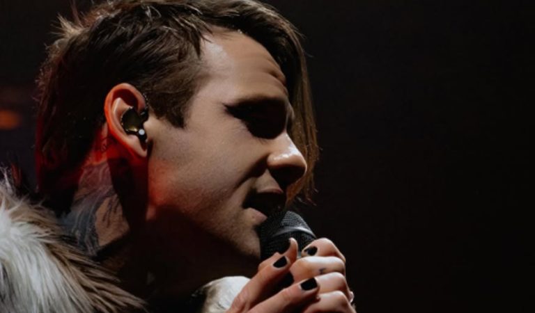 caleb shomo beartooth kapela frontman gay odhalenie vzťahy