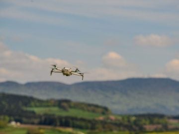 Dron nie je hračka: Neriskujte pokutu aj v tisíckach eur. Pozrite sa, čo všetko musíte splniť pred prvým vzletom