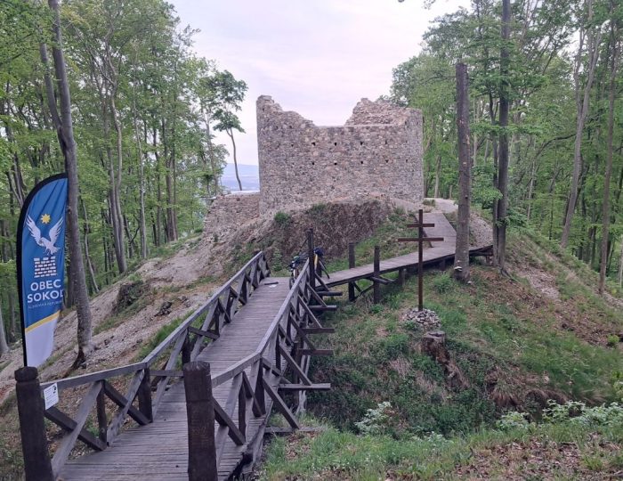 Slovenský hrad, na ktorý sa zabudlo, dostal nový život. Turistov teraz láka absolútne unikátnou vyhliadkou