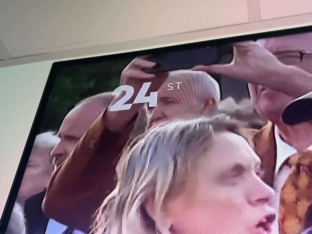 Verejnoprávna STVR nasadila nové logá do televízneho vysielania. Divákov však prekvapilo, že sú iné ako tie predstavené v januári.