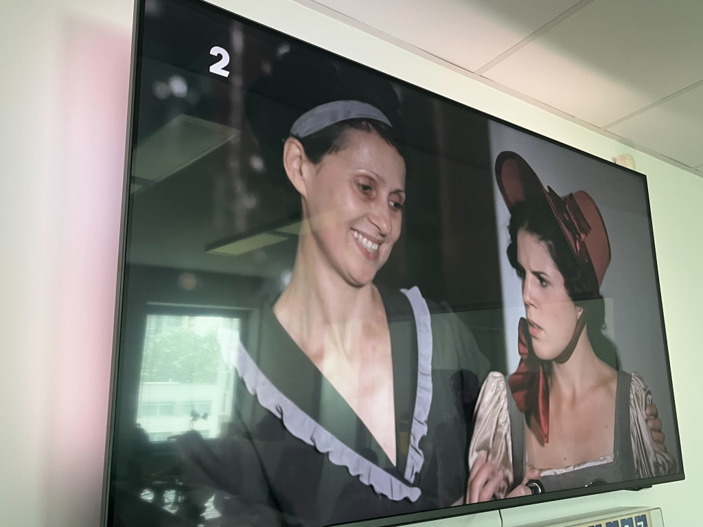 Verejnoprávna STVR nasadila nové logá do televízneho vysielania. Divákov však prekvapilo, že sú iné ako tie predstavené v januári.