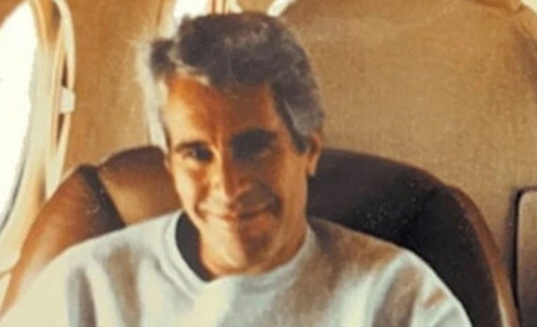 jeffrey epstein list odhalenie smrť krimi amerika