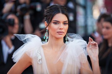 Krásne telá, ale nohy ako Yeti: Tieto ženské celebrity príroda obdarila nadrozmernou veľkosťou topánok
