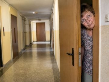 Tiché pravidlá slovenských panelákov, ktoré pozná každý, kto v jednom vyrastal