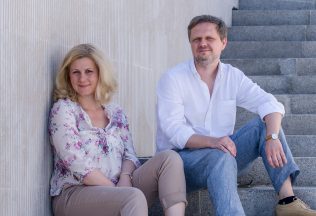 scenaristi jednotka jastrab seriál