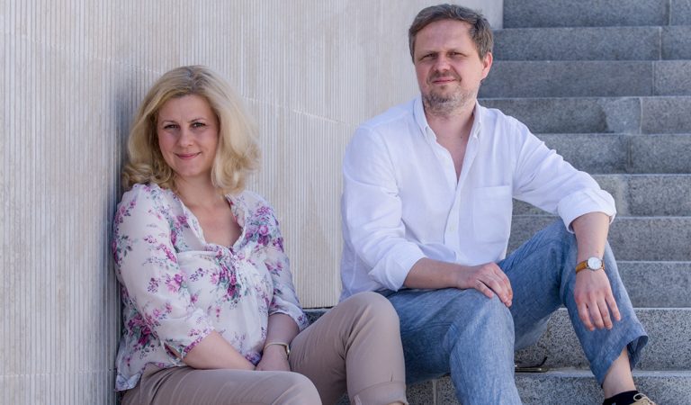 scenaristi jednotka jastrab seriál