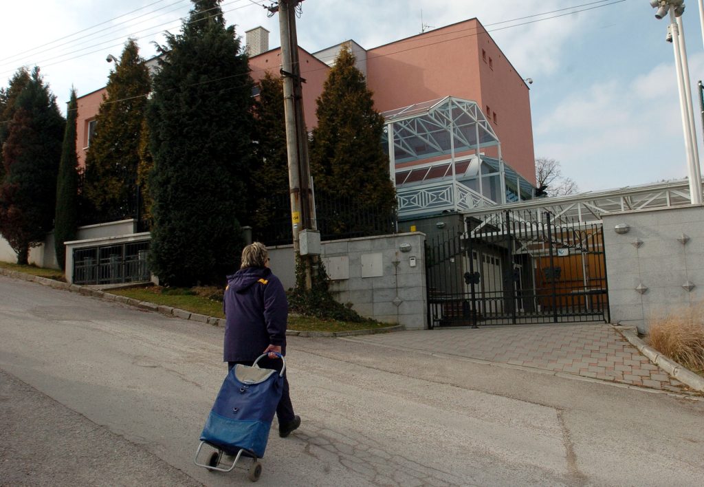 Chýbajúce stavebné povolenia, pochybné financovanie a politické prepojenia. Toto je niekoľko stavieb považovaných na Slovensku za tie najkontroverznejšie