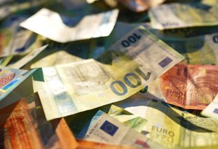 slovensko európska únia peniaze hotovosť strop novinka