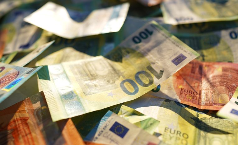 slovensko európska únia peniaze hotovosť strop novinka