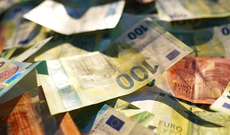 slovensko európska únia peniaze hotovosť strop novinka