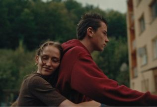 Slovenský film, ktorý zbiera chválu doma aj vo svete, dorazil na stream. Dojal divákov aj kritikov
