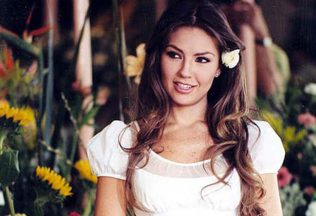 thalía rosalinda telenovela legenda žena ikona celebrita návrat