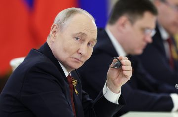 Putin vyvolal po vystúpení v Moskve obrovské špekulácie. Ľudia riešia jeho tvár aj zvláštne správanie