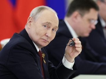vladimir putin rusko červené námestie prehliadka šok ľudia