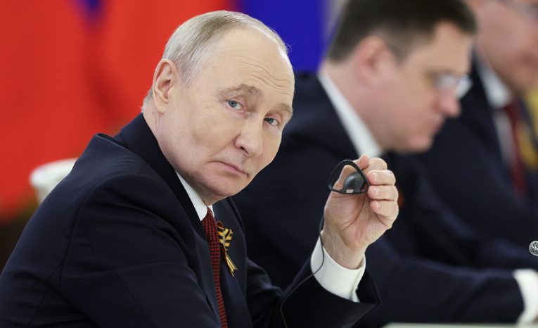 vladimir putin rusko červené námestie prehliadka šok ľudia