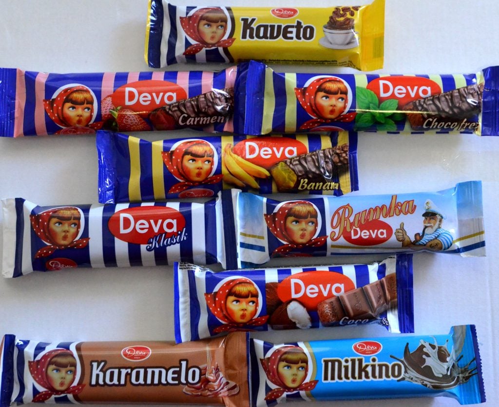 Obľúbená slovenská čokoláda Deva šokovala dramatickou zmenou dizajnu. Novinku kritizujú laici aj odborníci.