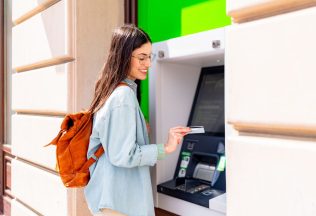 Slovensko, banky, ČSOB, 365 bank, Poštová banka, zmeny, peniaze, hotovosť, bankomaty